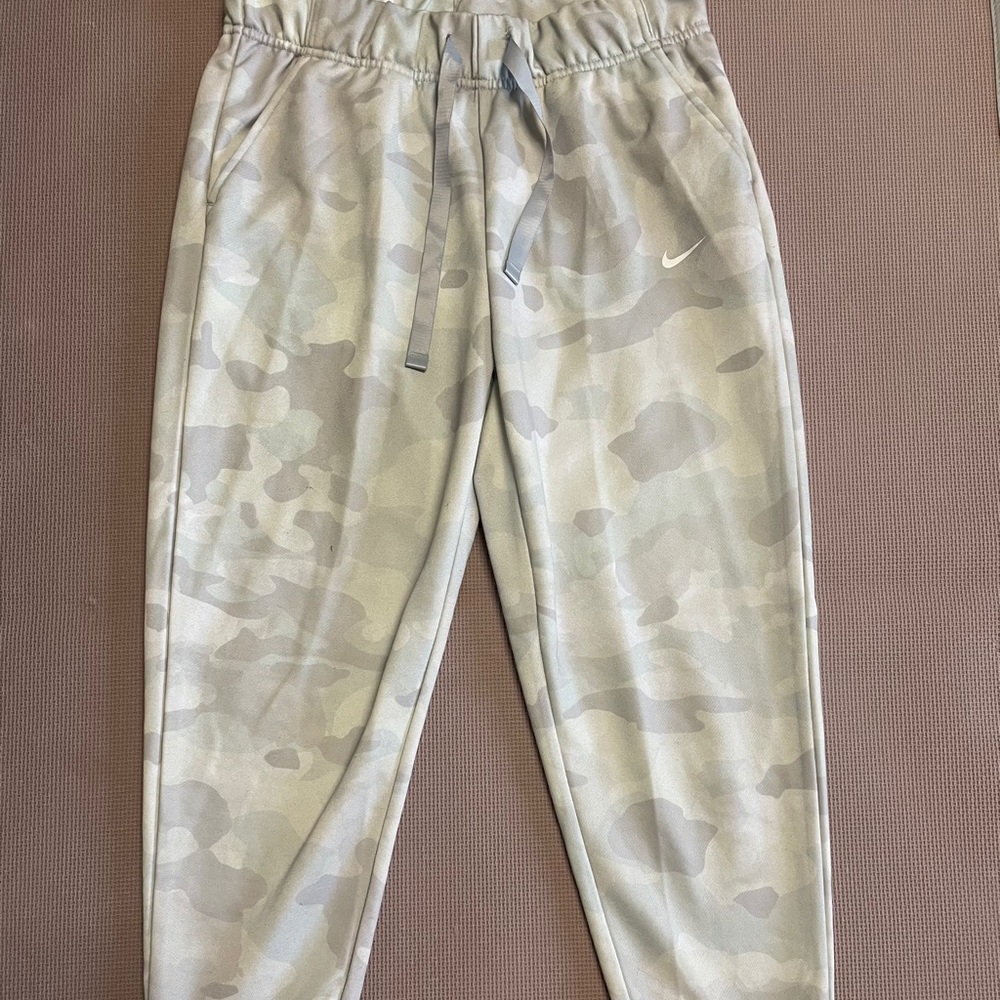 NIKE CAMO JOGGERS